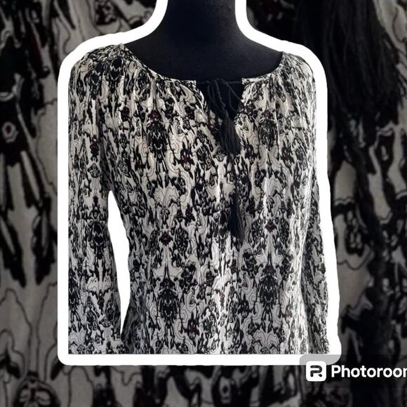 Skulls & spiders, drawstring neck, elastic sleeves women’s top, women's size XS - Picture 1 of 12